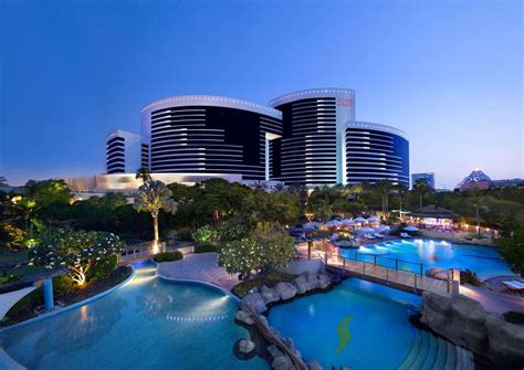 5 Star Luxury Hotels in Taguig .